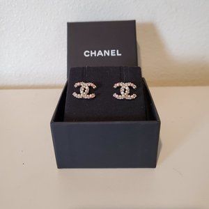 !SOLD! CHANEL CC LOGO STUD EARRING